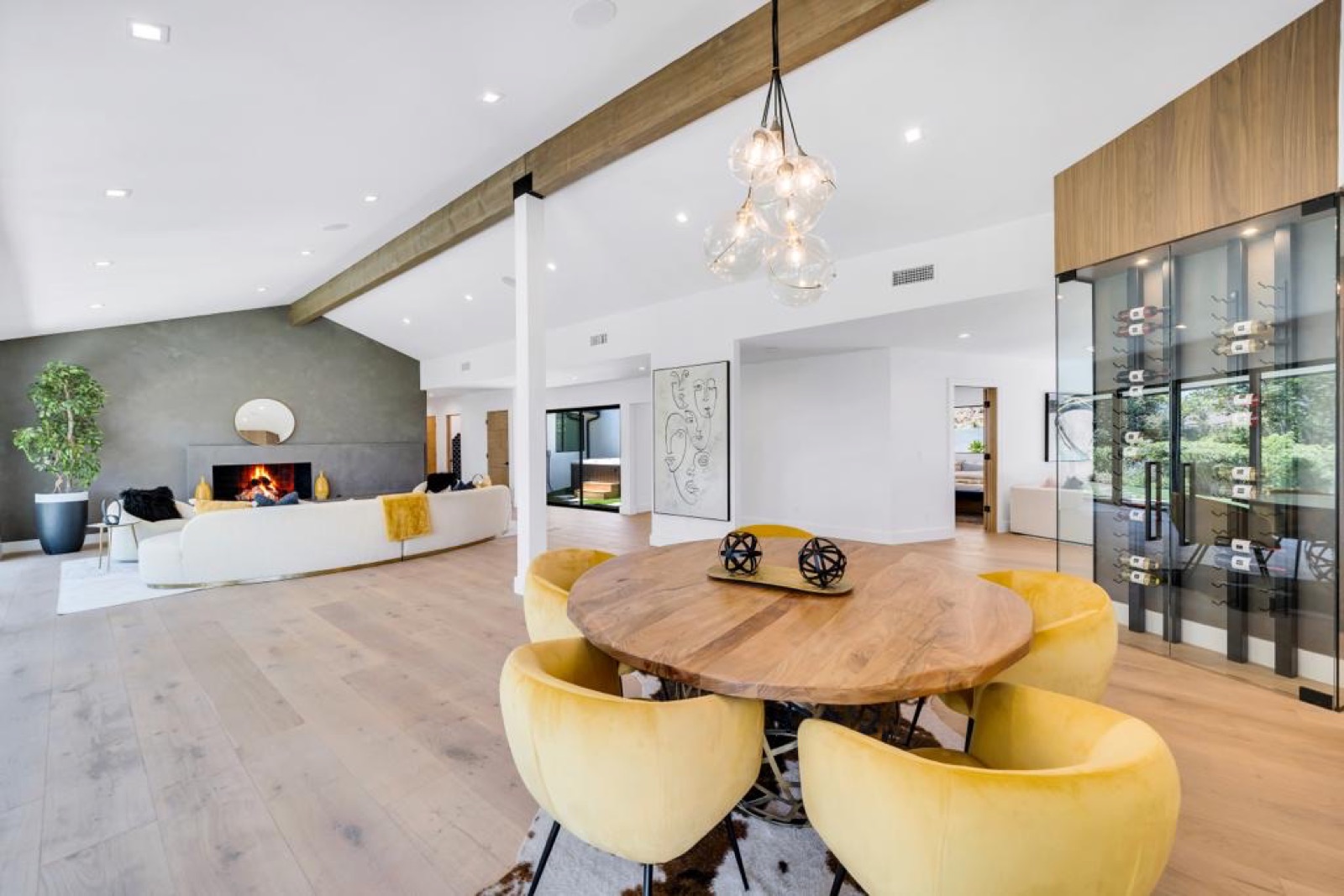 Encino: Modern Edge - photo 3
