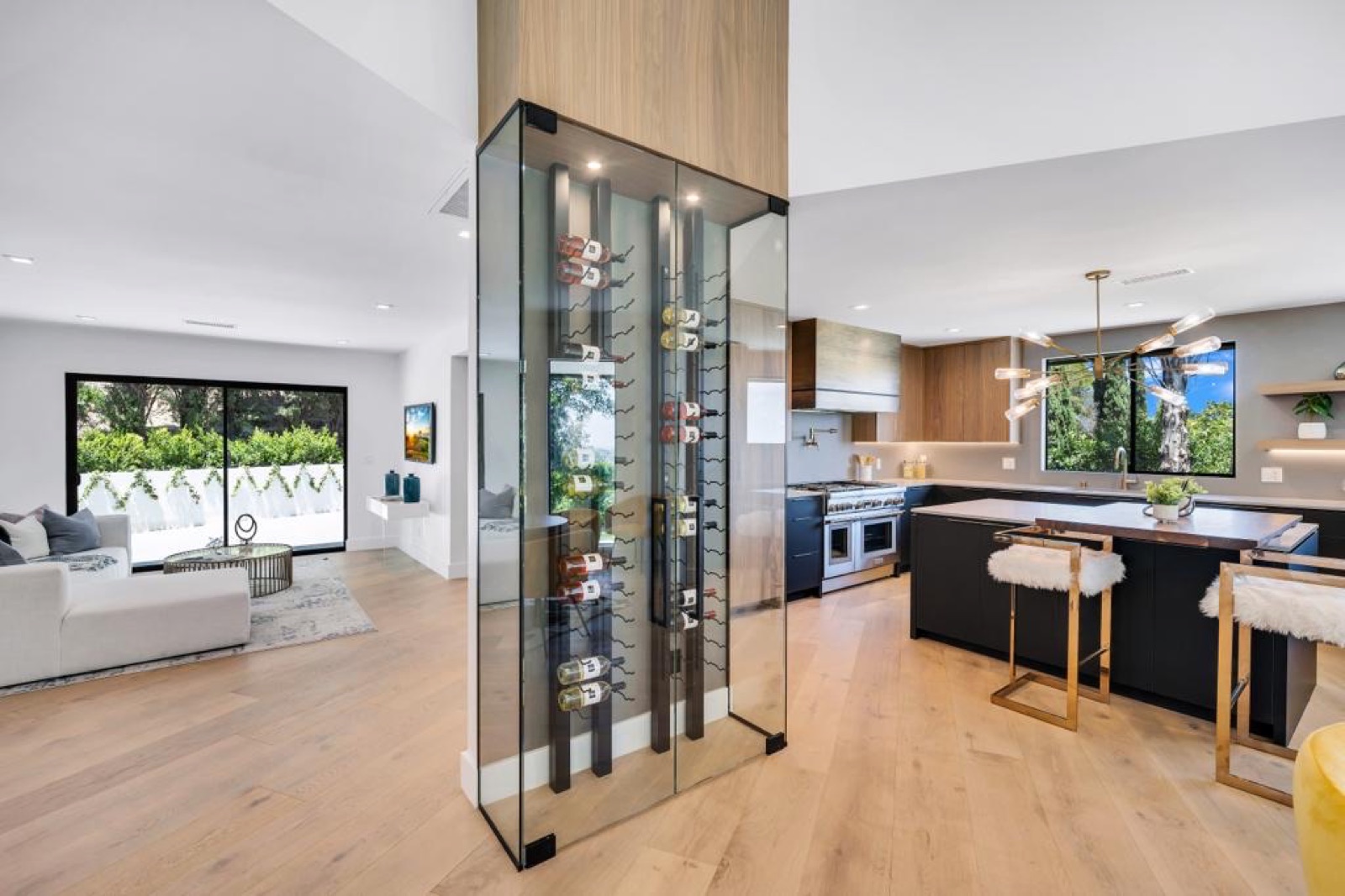 Encino: Modern Edge - photo 5